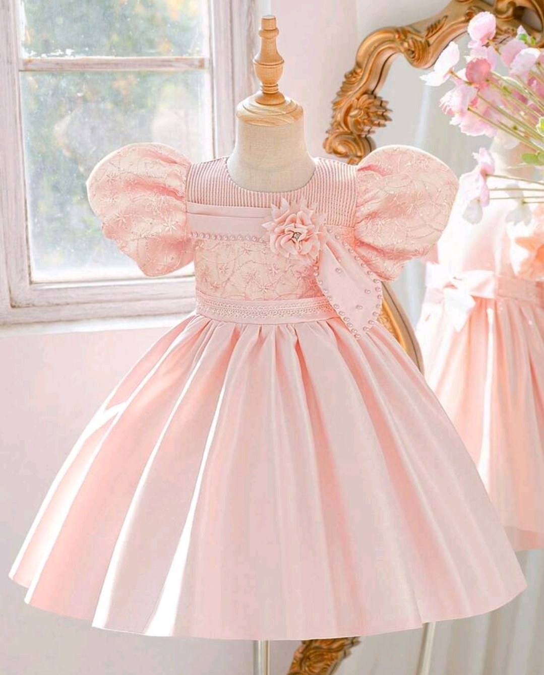 Vestido Rosa Perlas y Flor